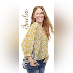 cabi Amelia Top, Size Small.